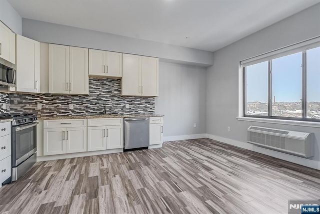 424 Whiton Street 502, Jersey City, NJ 07304