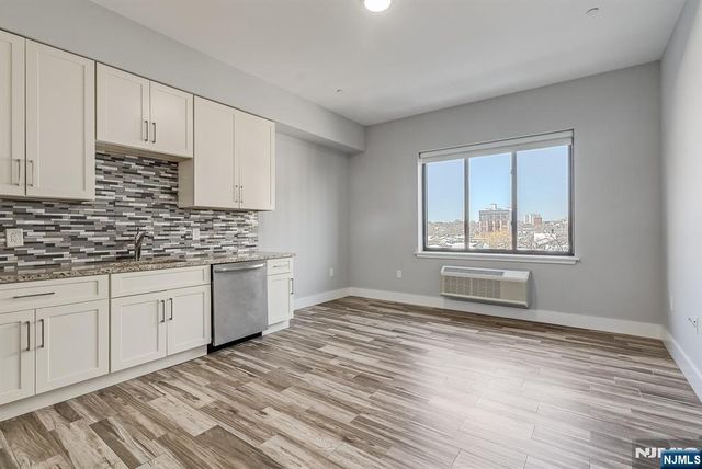 424 Whiton Street 502, Jersey City, NJ 07304