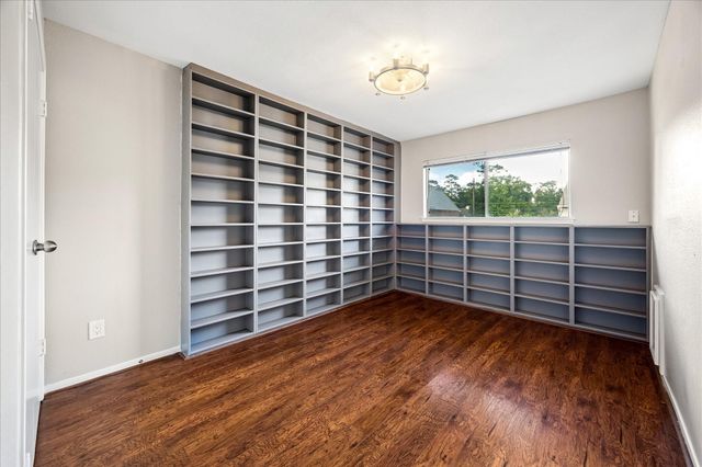 727 Bunker Hill Road 12, Houston, TX 77024