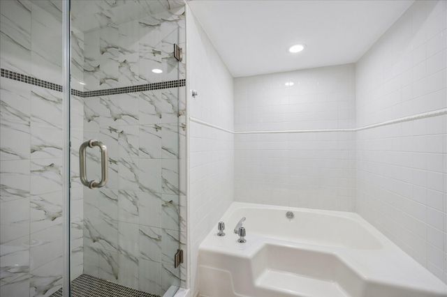 727 Bunker Hill Road 12, Houston, TX 77024