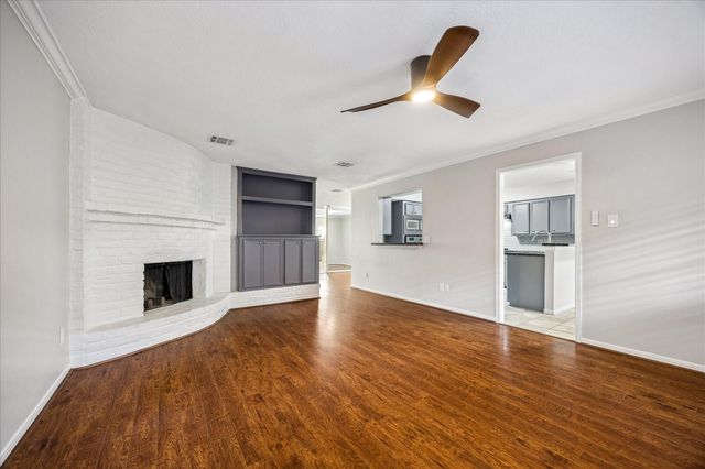 727 Bunker Hill Road 12, Houston, TX 77024