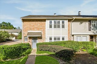 727 Bunker Hill Road 12, Houston, TX 77024