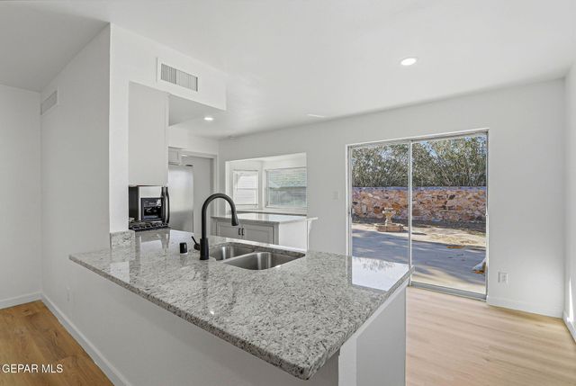 1613 Opossum Circle, Horizon City, TX 79928