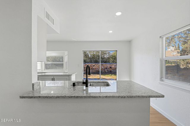 1613 Opossum Circle, Horizon City, TX 79928