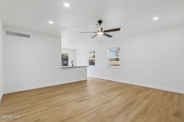 1613 Opossum Circle, Horizon City, TX 79928