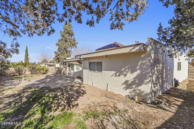 1613 Opossum Circle, Horizon City, TX 79928