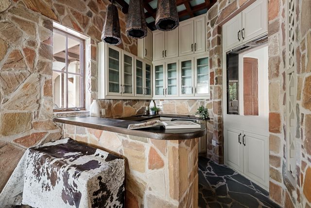 203 Bella Riva DR, Austin, TX 78734
