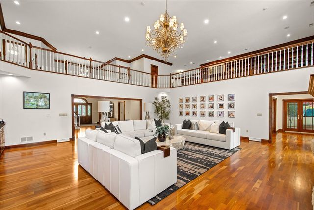 661 Waterdam Rd, North Strabane, PA 15317