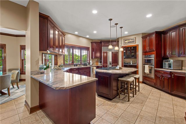 661 Waterdam Rd, North Strabane, PA 15317