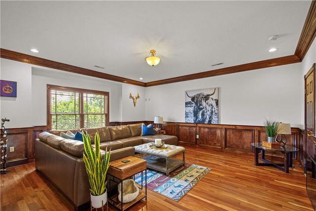 661 Waterdam Rd, North Strabane, PA 15317
