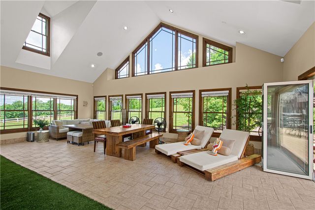 661 Waterdam Rd, North Strabane, PA 15317