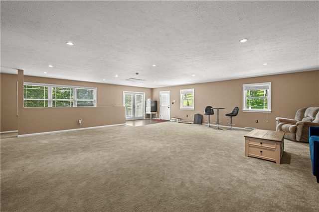 661 Waterdam Rd, North Strabane, PA 15317
