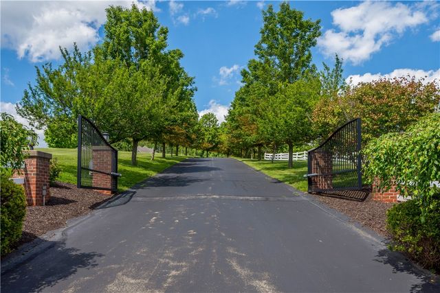 661 Waterdam Rd, North Strabane, PA 15317