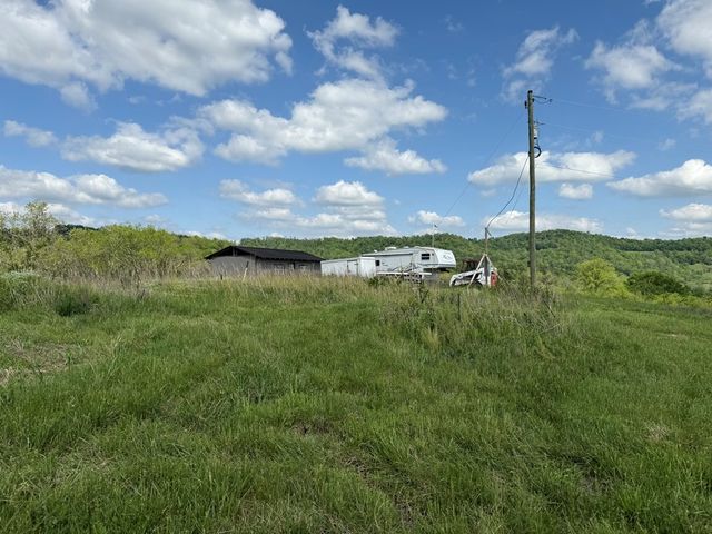 222 Cook Hollow Ln, Pleasant Shade, TN 37145
