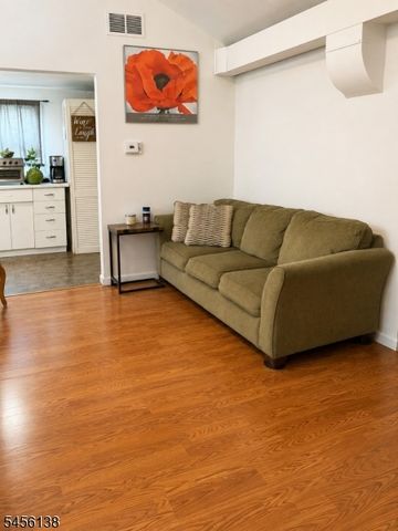 142 Island Ave, Little Falls Twp., NJ 07424