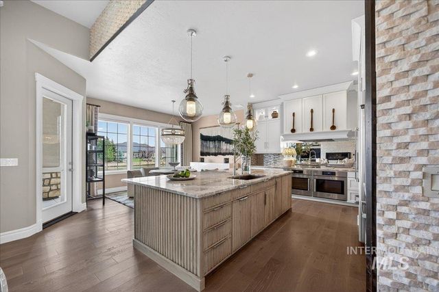 754 S Lone Hollow Way, Eagle, ID 83616