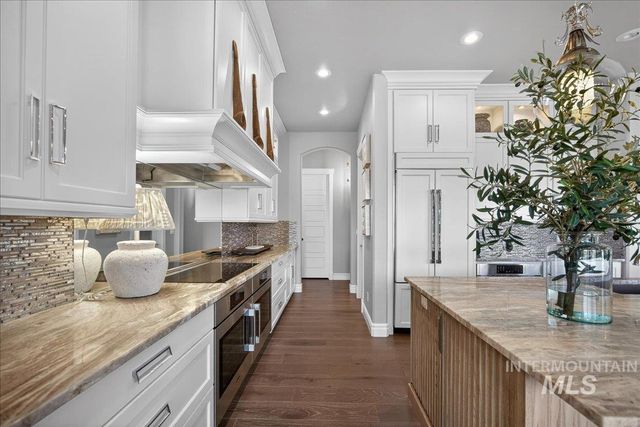 754 S Lone Hollow Way, Eagle, ID 83616