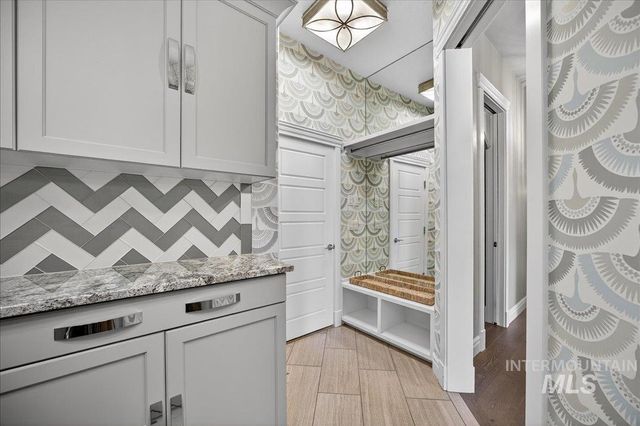 754 S Lone Hollow Way, Eagle, ID 83616