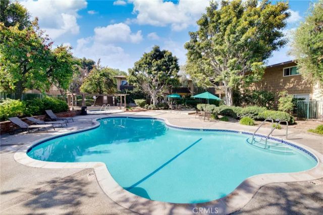 3050 S Bristol 1J, Santa Ana, CA 92704