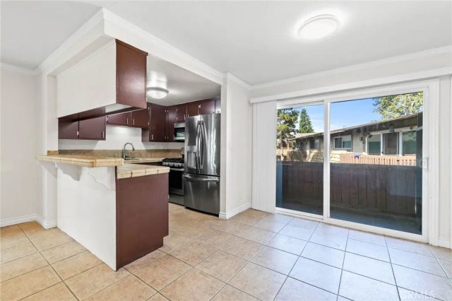 3050 S Bristol 1J, Santa Ana, CA 92704