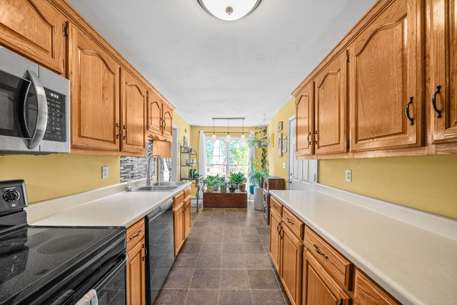 140 Cody Ct, Portland, TN 37148
