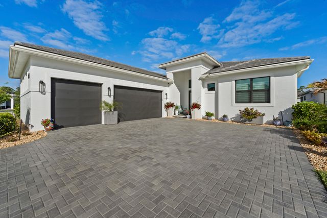 2044 SE Mosaic Boulevard, Port St. Lucie, Port St Lucie, FL 34984