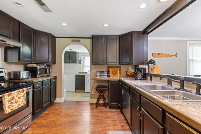 2499 Maco Road NE, Leland, NC 28451