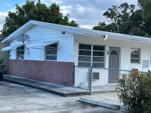 932 S B Street, Lake Worth Beach, FL 33460