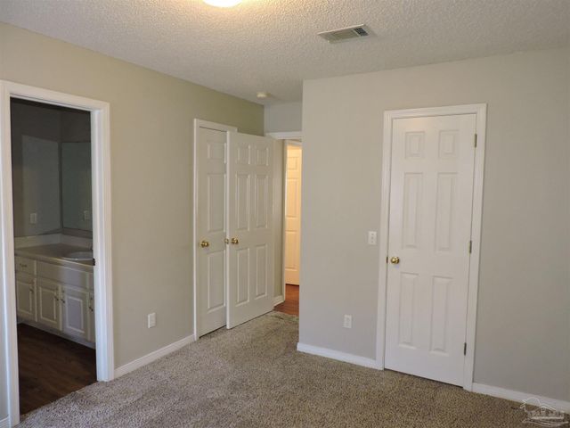 1897 Gulf Bay Ln, Pensacola, FL 32506