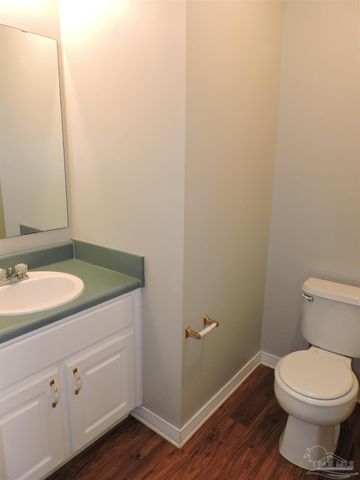 1897 Gulf Bay Ln, Pensacola, FL 32506