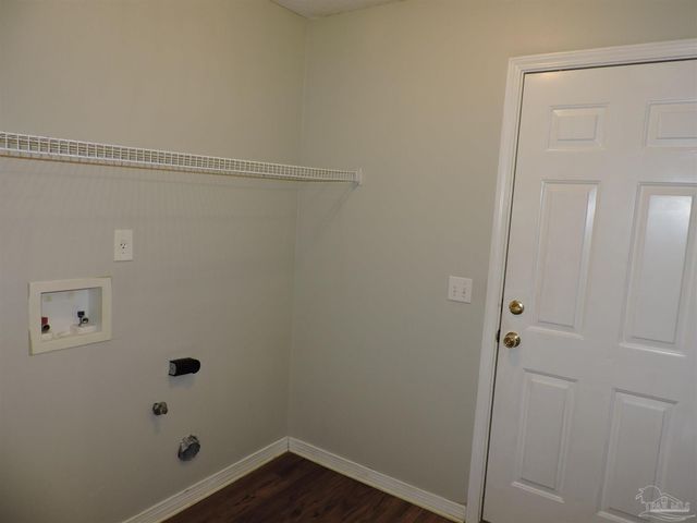 1897 Gulf Bay Ln, Pensacola, FL 32506