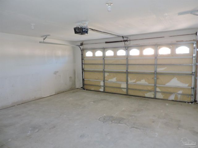 1897 Gulf Bay Ln, Pensacola, FL 32506