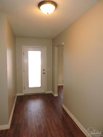 1897 Gulf Bay Ln, Pensacola, FL 32506