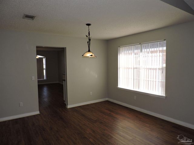 1897 Gulf Bay Ln, Pensacola, FL 32506