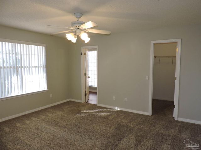 1897 Gulf Bay Ln, Pensacola, FL 32506