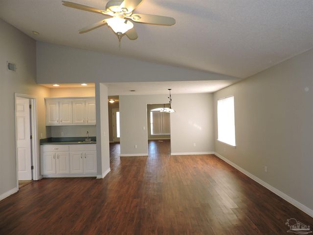 1897 Gulf Bay Ln, Pensacola, FL 32506