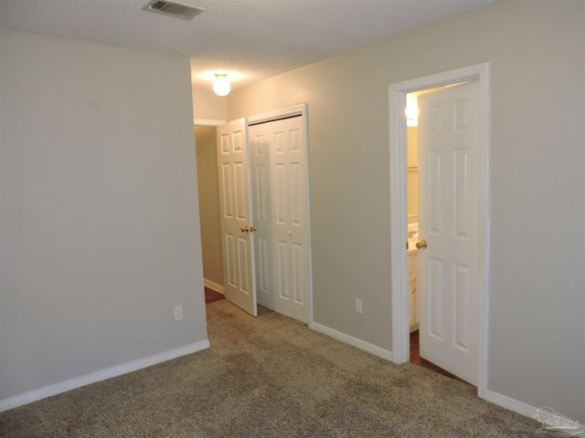 1897 Gulf Bay Ln, Pensacola, FL 32506