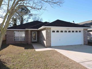 1897 Gulf Bay Ln, Pensacola, FL 32506