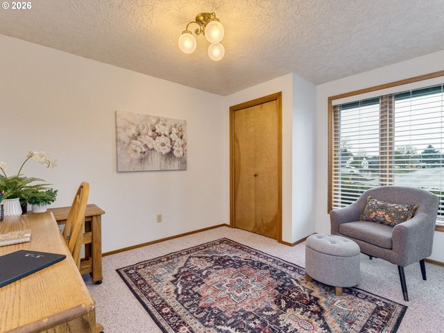 702 Ne 134TH St, Vancouver, WA 98685