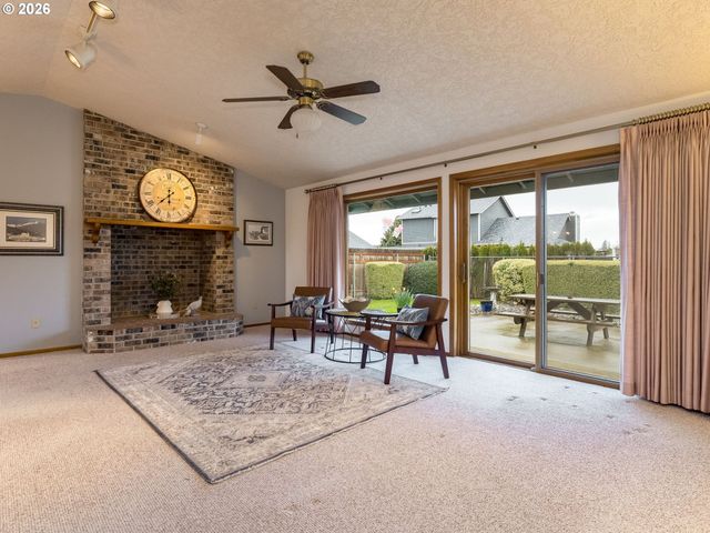 702 Ne 134TH St, Vancouver, WA 98685