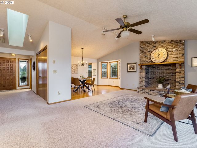 702 Ne 134TH St, Vancouver, WA 98685