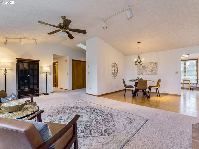 702 Ne 134TH St, Vancouver, WA 98685