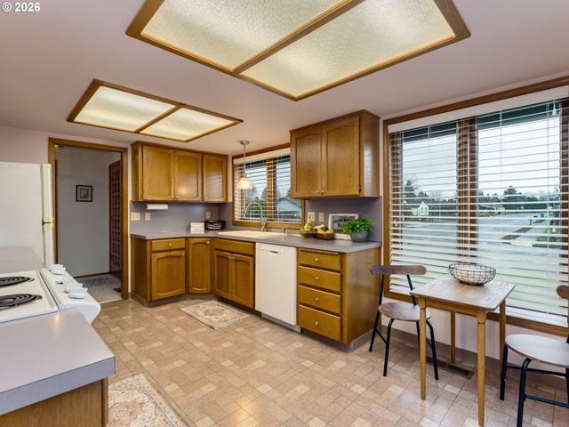 702 Ne 134TH St, Vancouver, WA 98685