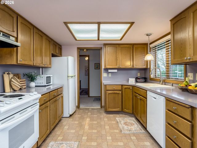 702 Ne 134TH St, Vancouver, WA 98685