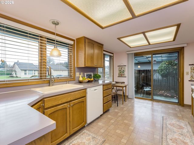 702 Ne 134TH St, Vancouver, WA 98685