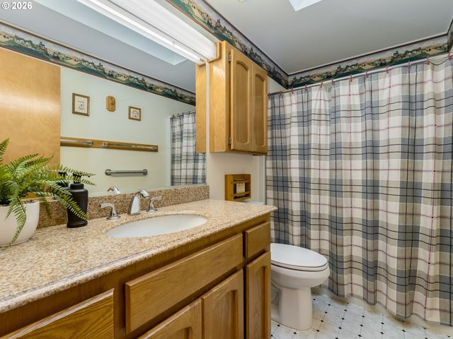 702 Ne 134TH St, Vancouver, WA 98685