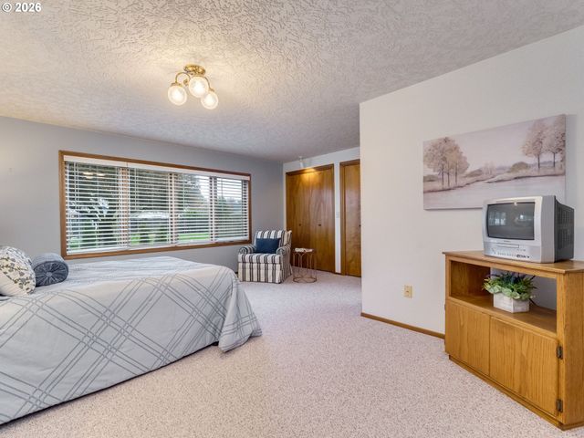 702 Ne 134TH St, Vancouver, WA 98685