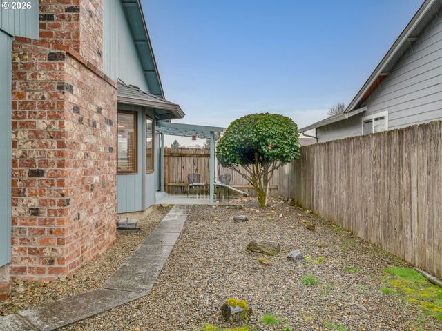 702 Ne 134TH St, Vancouver, WA 98685