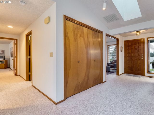 702 Ne 134TH St, Vancouver, WA 98685