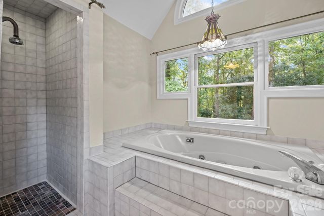 230 N Brackenbury Lane, Charlotte, NC 28270